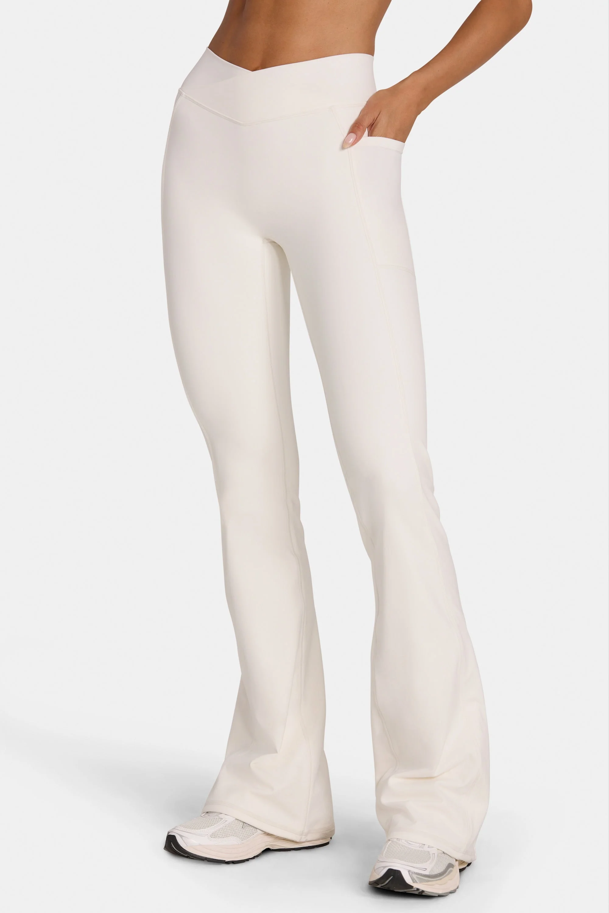 Soft Active V-Waist Flared Leggings in Coconut - Image 4