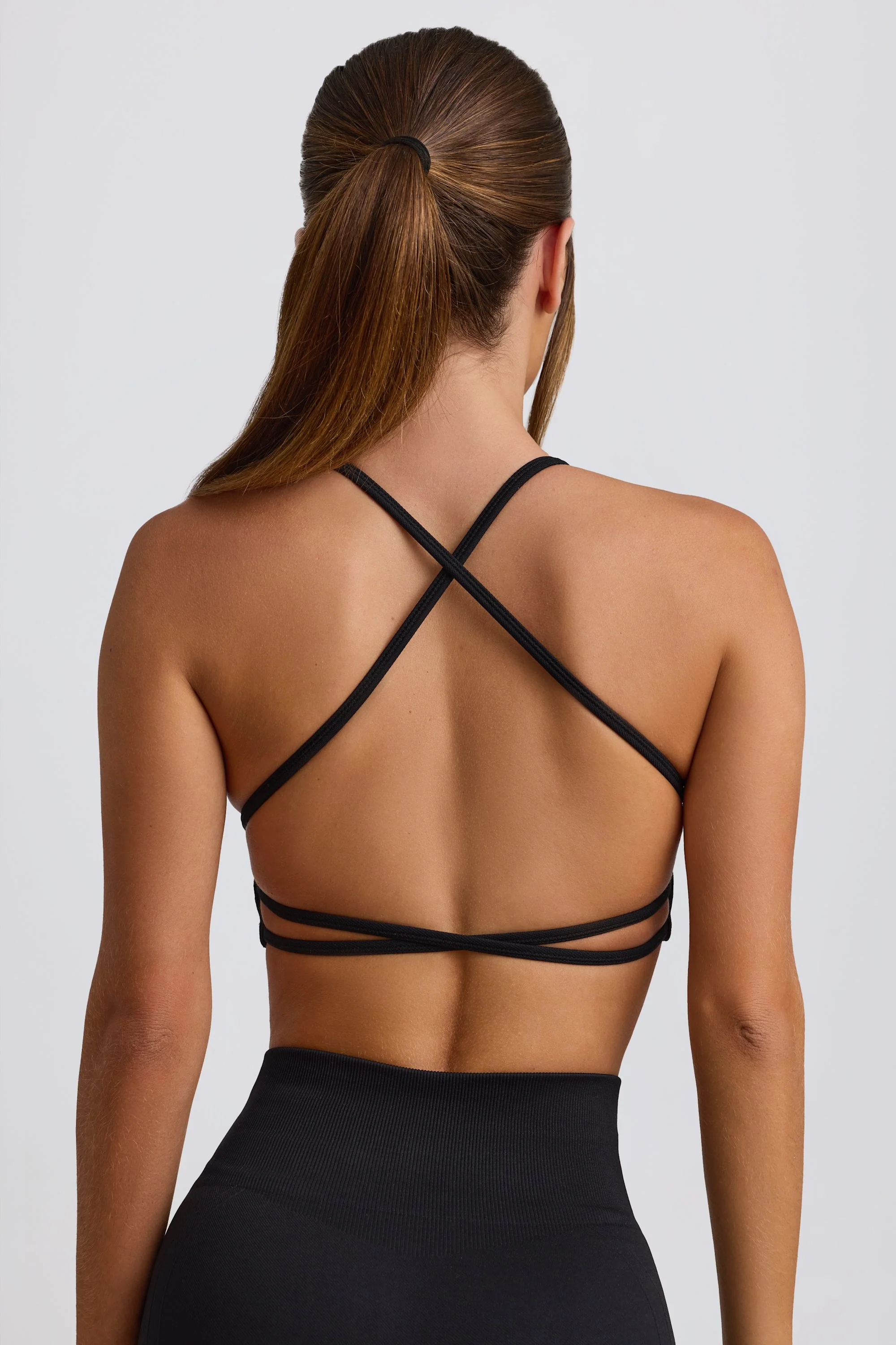 Super Sculpt Seamless Backless Sports Bra in Black - Image 3